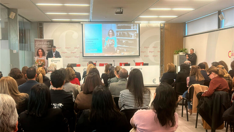 Lee más sobre el artículo El Vivero de Empresas de la Cámara acoge “Emprende en Ti”, una jornada de CaixaBank para impulsar el emprendimiento femenino