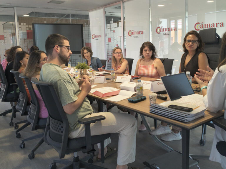 Lee más sobre el artículo La Cámara de Comercio reúne a las entidades sociales del Vivero para fortalecer la colaboración y mejorar la atención a las personas